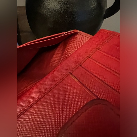 Prada Saffiano Wallet (with COA) - Picture 9 of 15